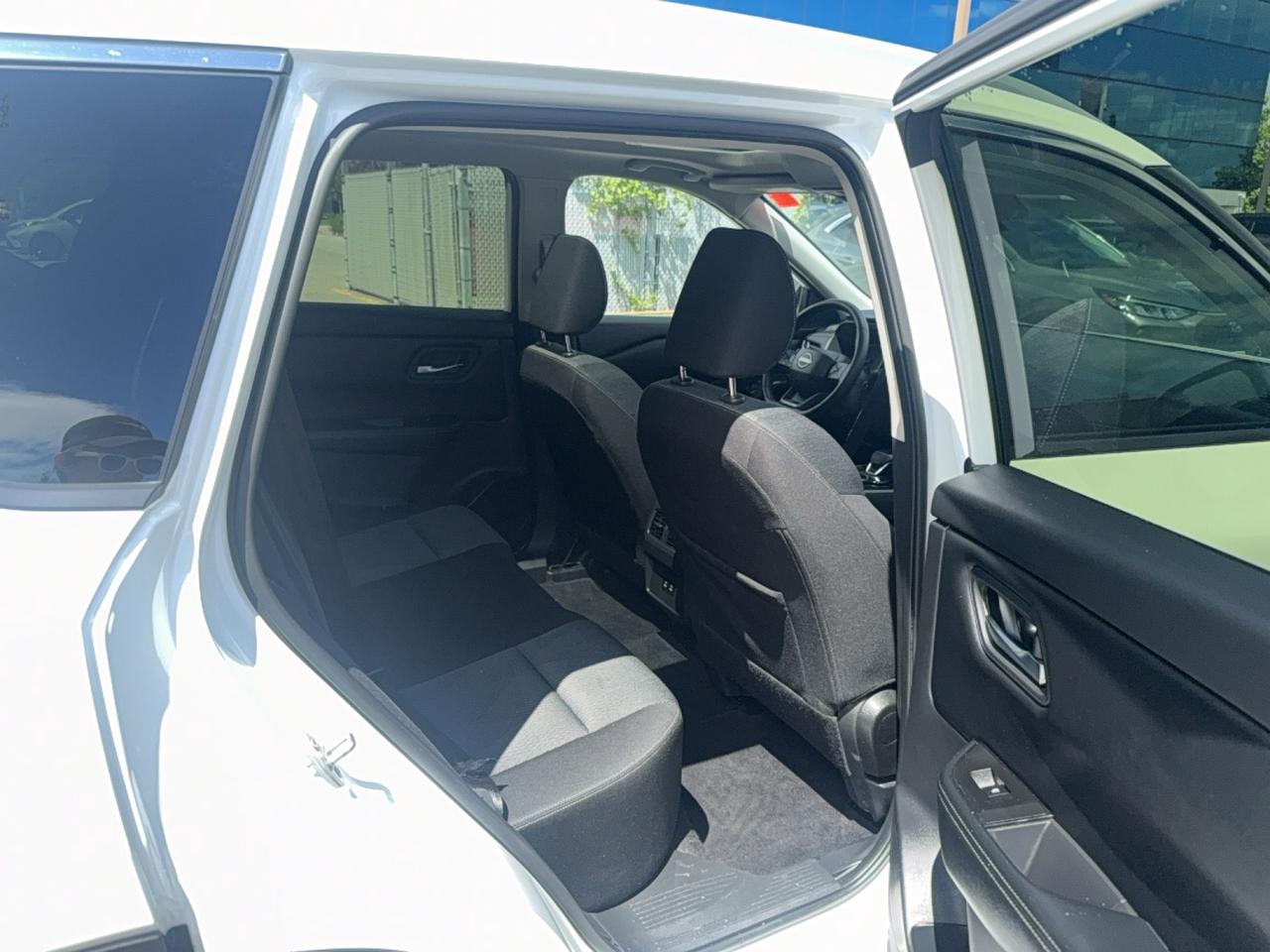2025 Nissan Rogue SV MOONROOF