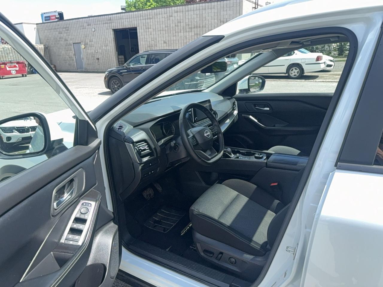 2025 Nissan Rogue SV MOONROOF