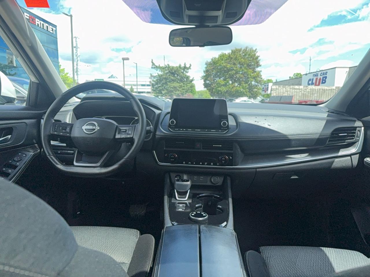 2025 Nissan Rogue SV MOONROOF
