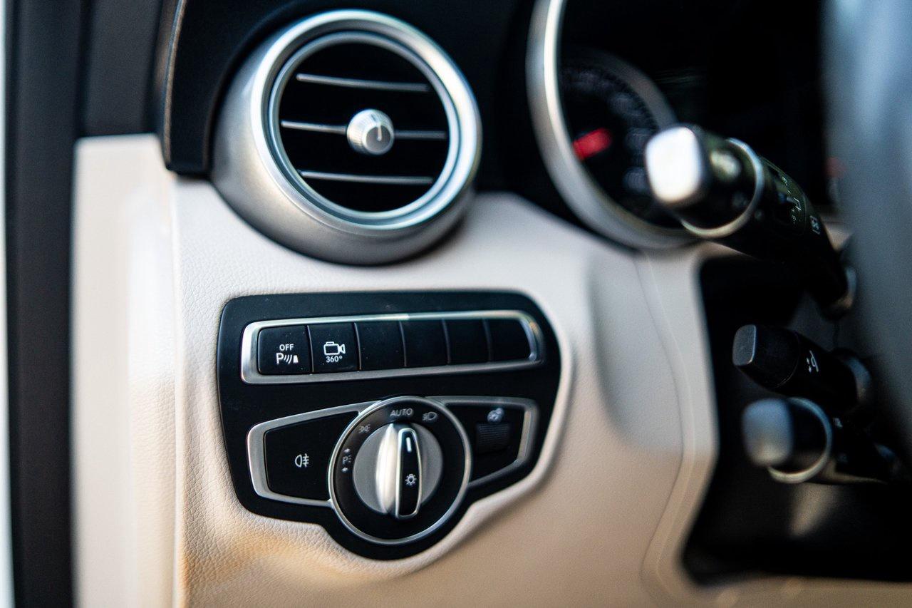 2018 Mercedes-Benz GLC GLC 300 Photo