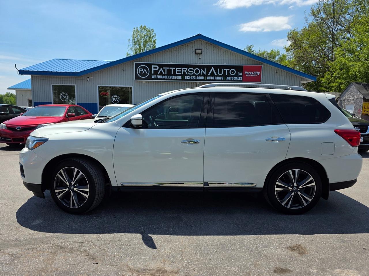 2019 Nissan Pathfinder Platinum 4WD Photo