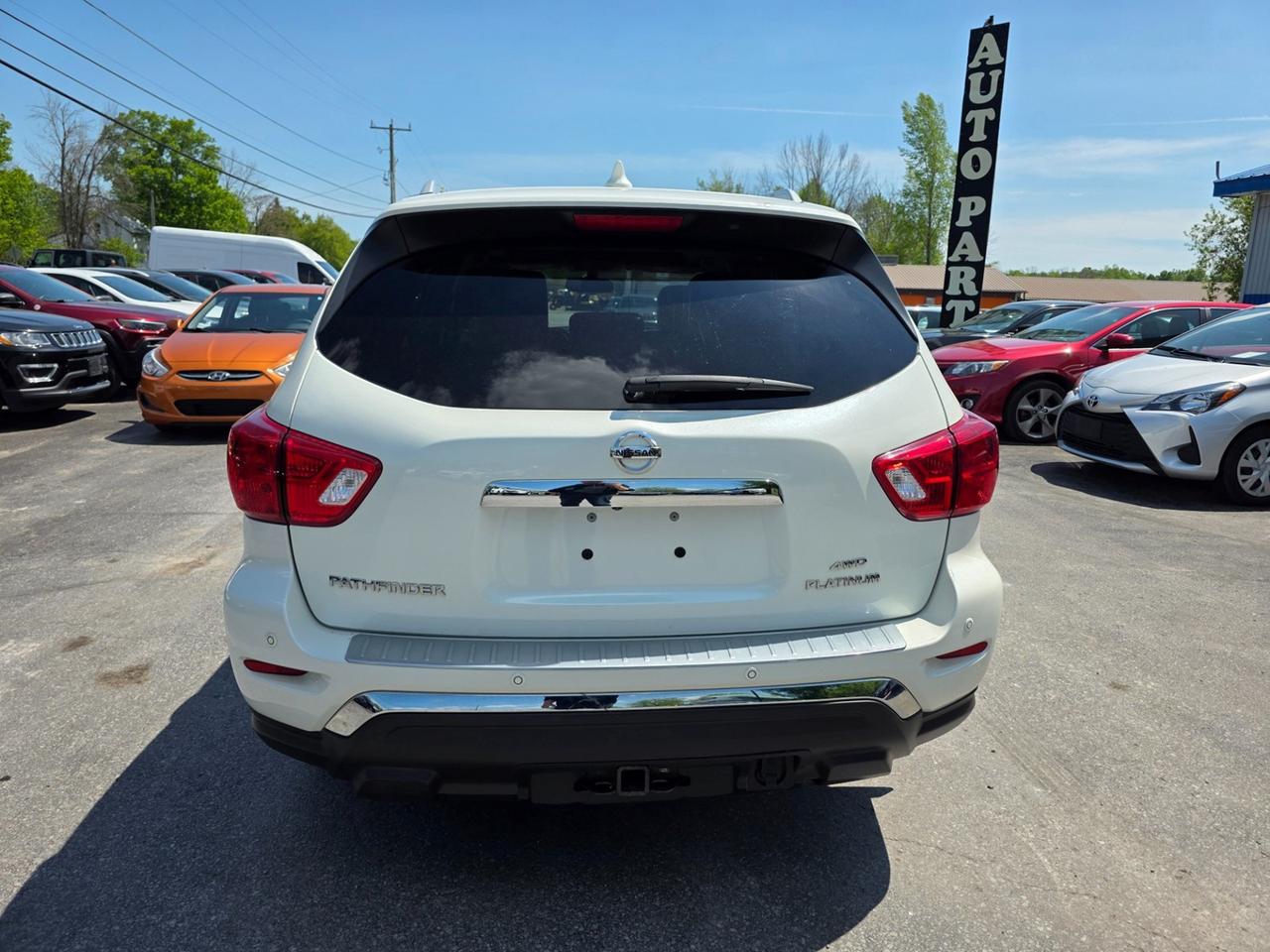 2019 Nissan Pathfinder Platinum 4WD Photo3