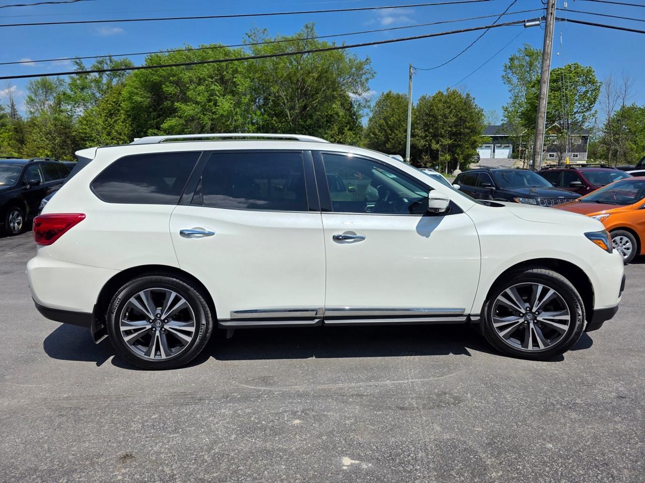 2019 Nissan Pathfinder Platinum 4WD Photo