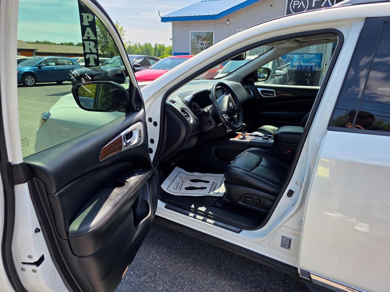 2019 Nissan Pathfinder Platinum 4WD Photo