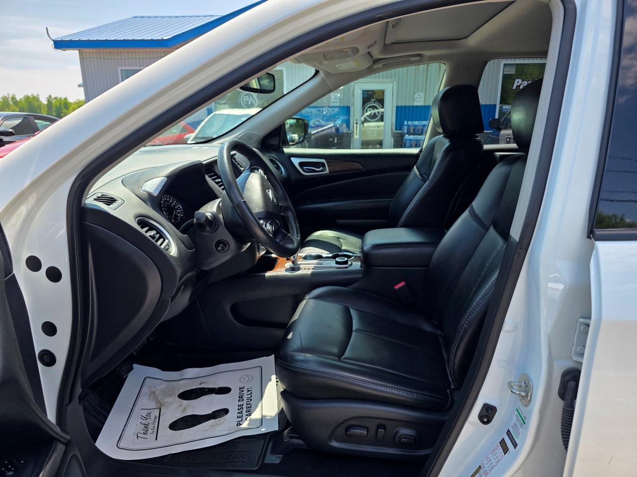 2019 Nissan Pathfinder Platinum 4WD Photo