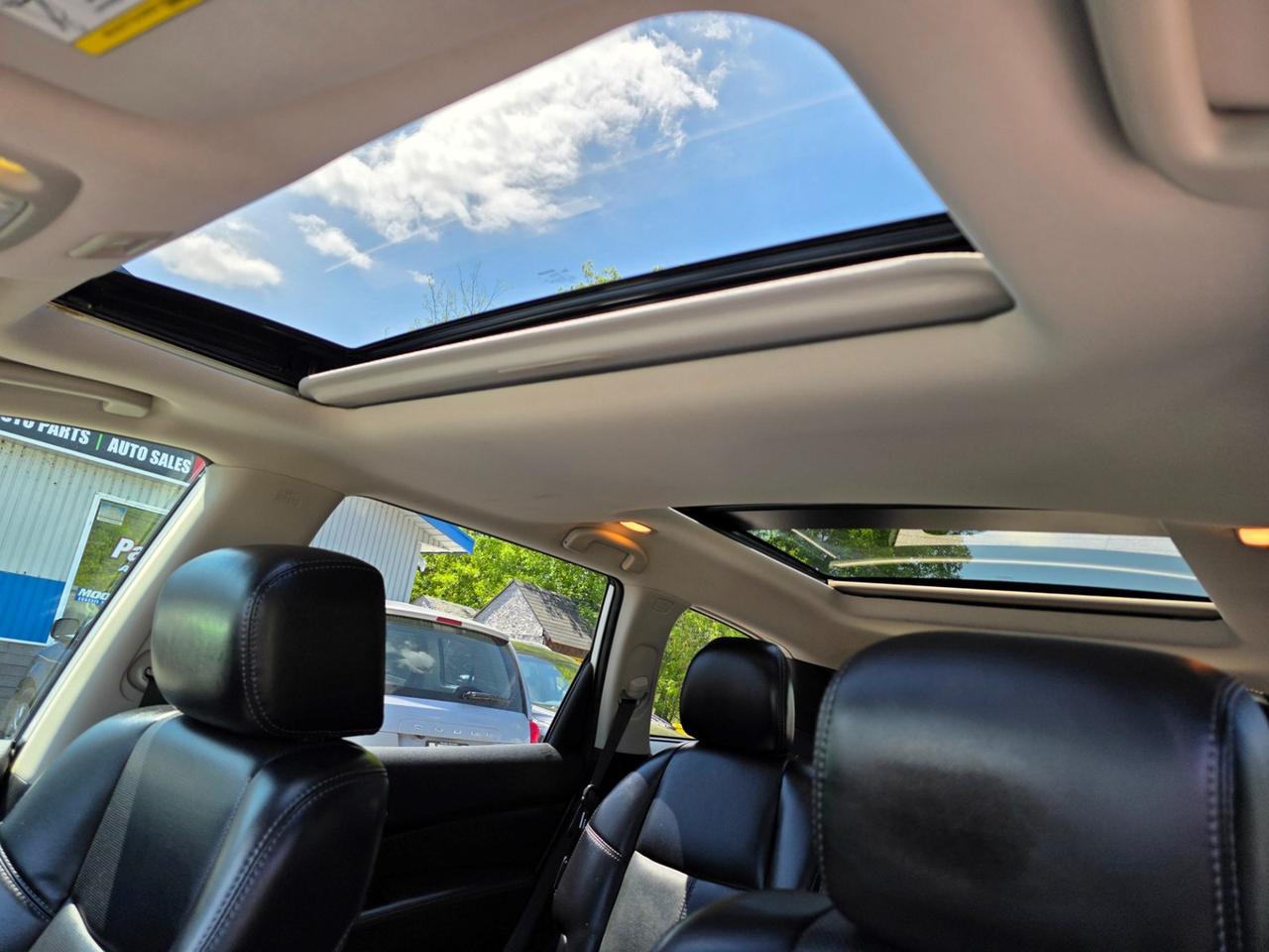 2019 Nissan Pathfinder Platinum 4WD Photo