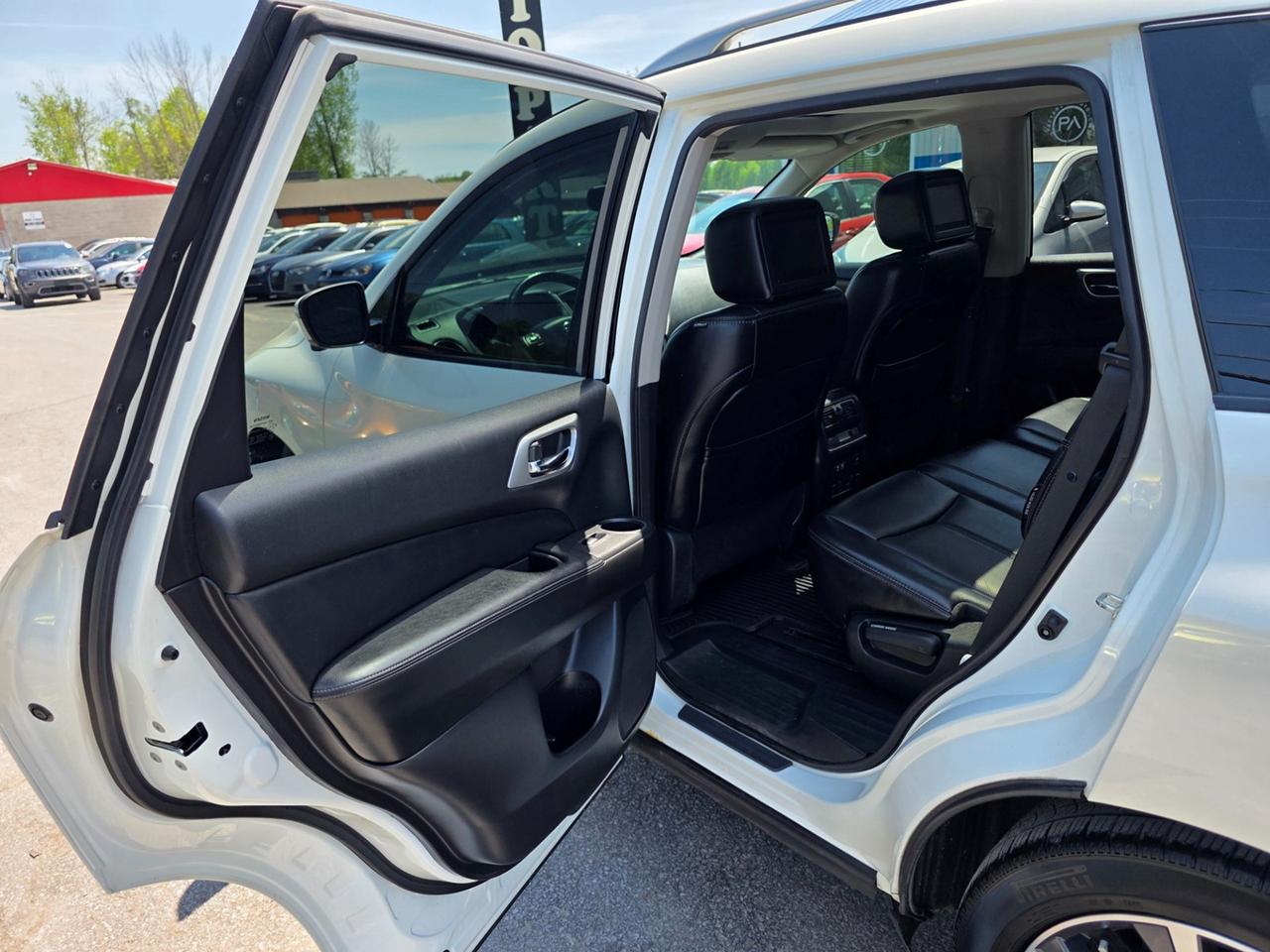2019 Nissan Pathfinder Platinum 4WD Photo