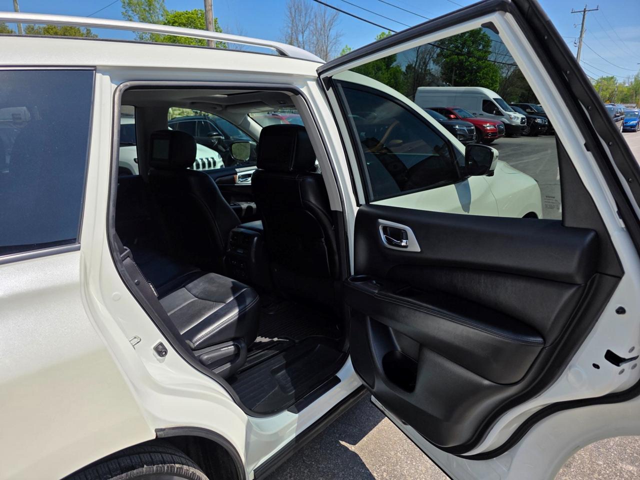 2019 Nissan Pathfinder Platinum 4WD Photo