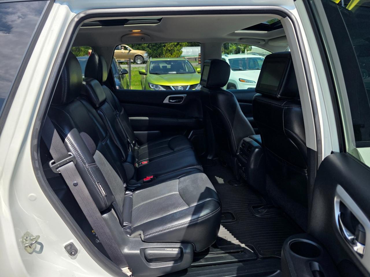 2019 Nissan Pathfinder Platinum 4WD Photo
