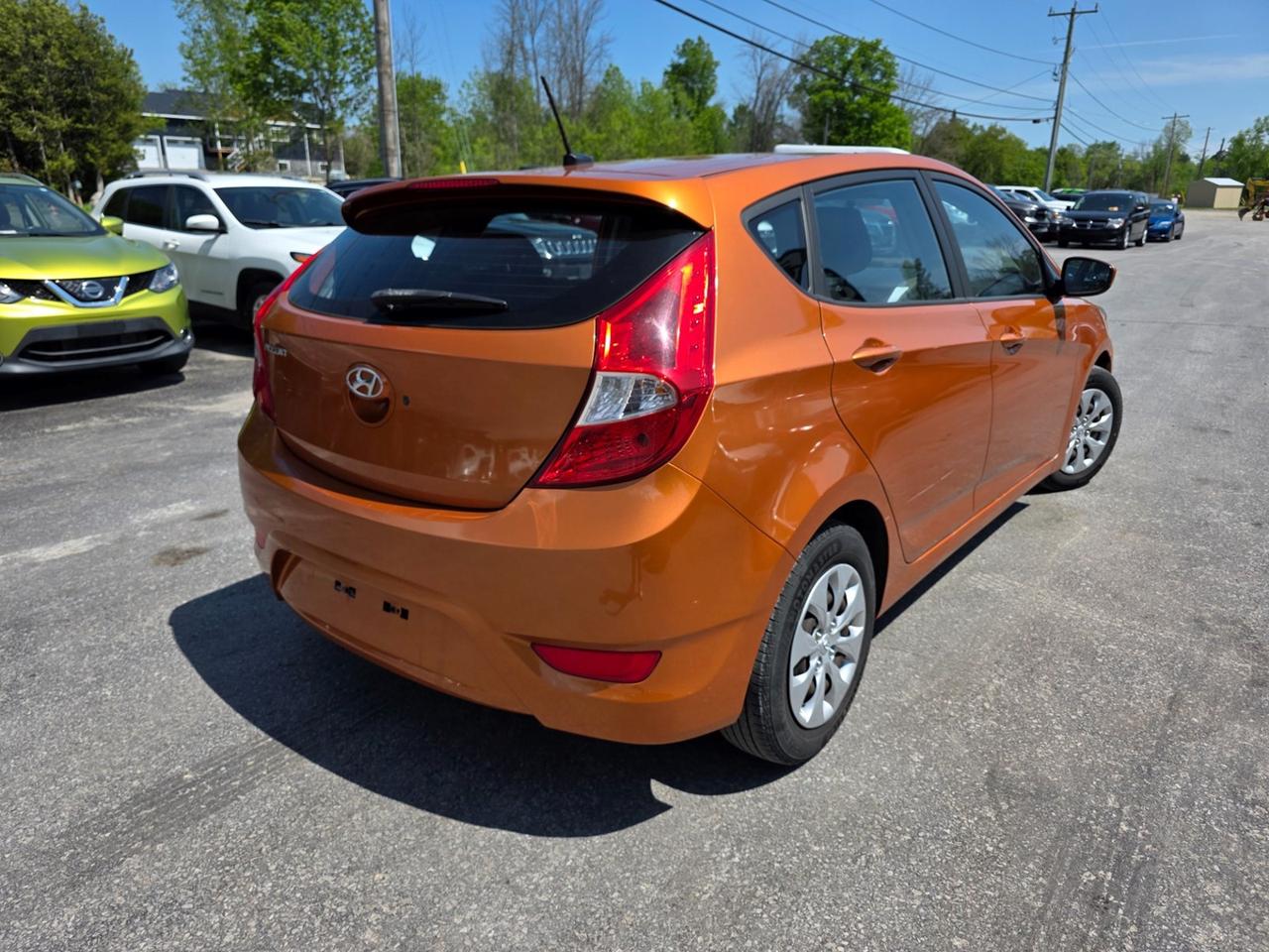 2016 Hyundai Accent SE Photo