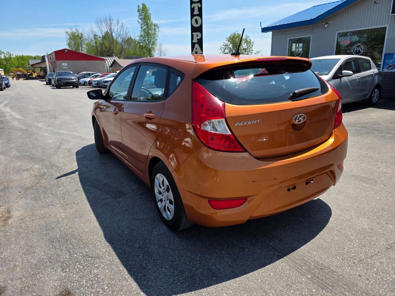 2016 Hyundai Accent SE Photo