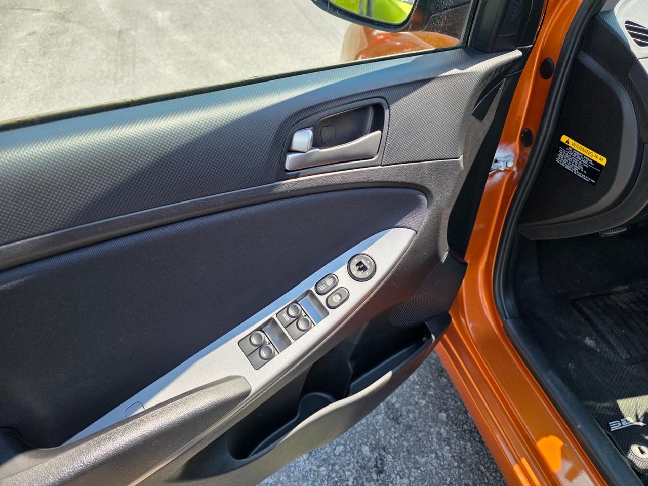 2016 Hyundai Accent SE Photo