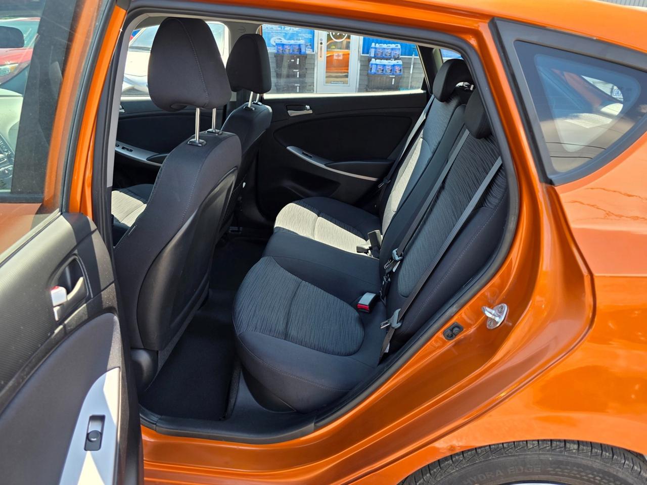 2016 Hyundai Accent SE Photo