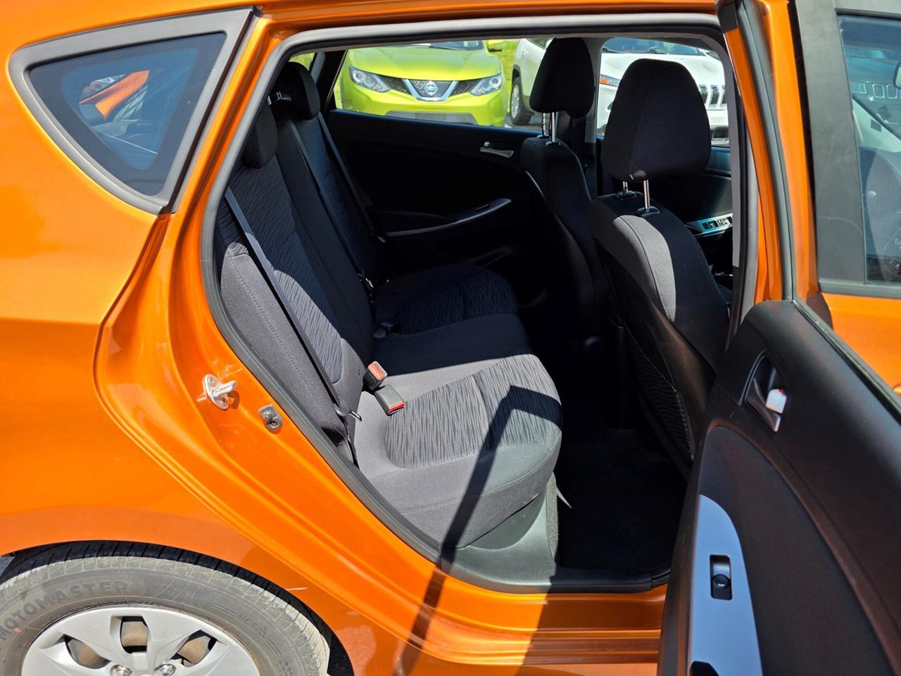2016 Hyundai Accent SE Photo