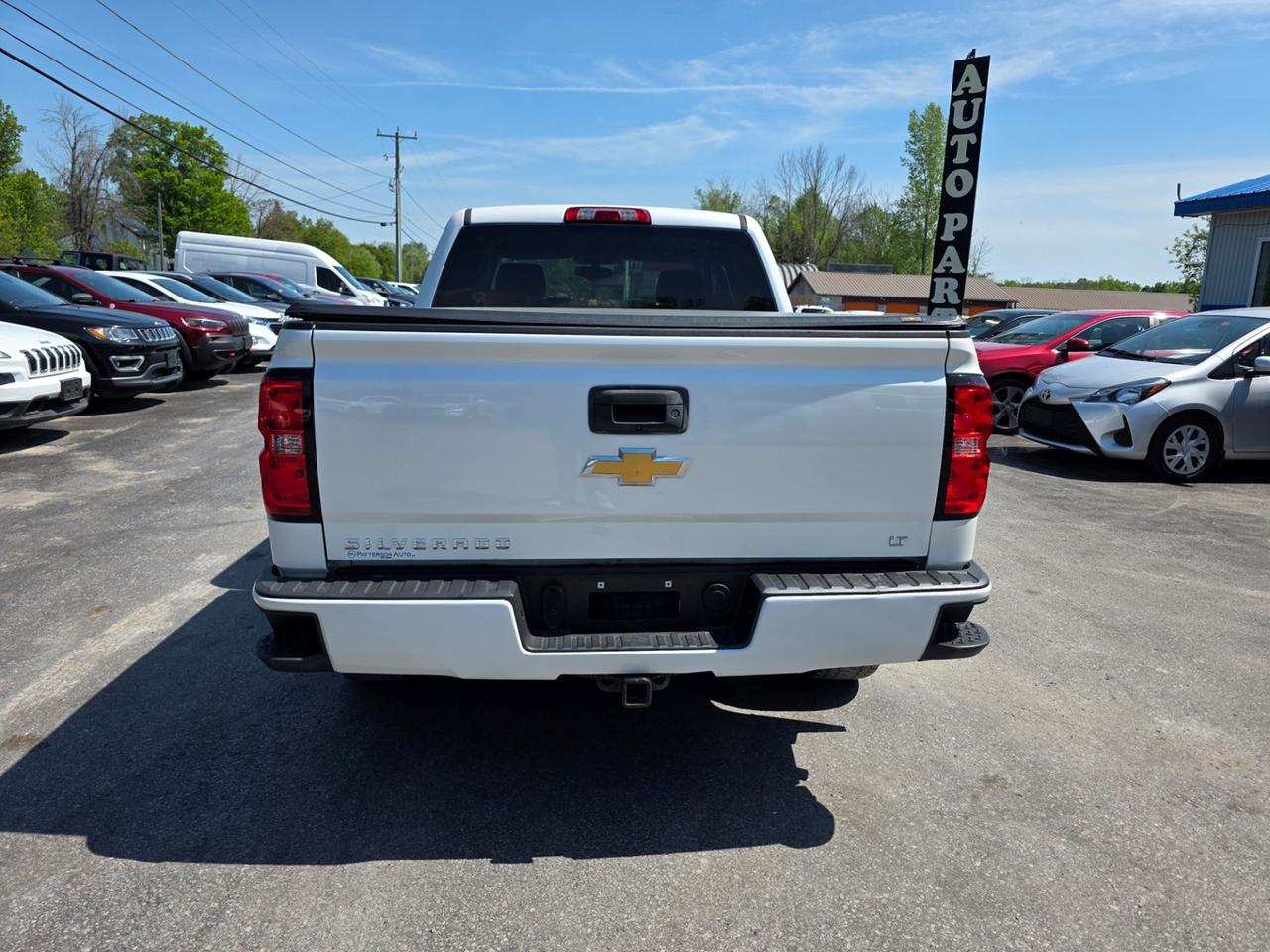 2017 Chevrolet Silverado 1500 LT Photo3