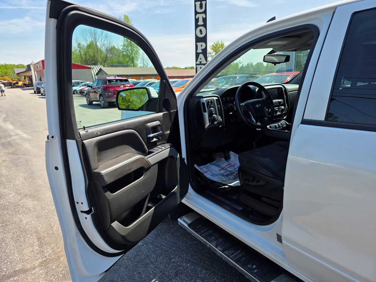 2017 Chevrolet Silverado 1500 LT Photo