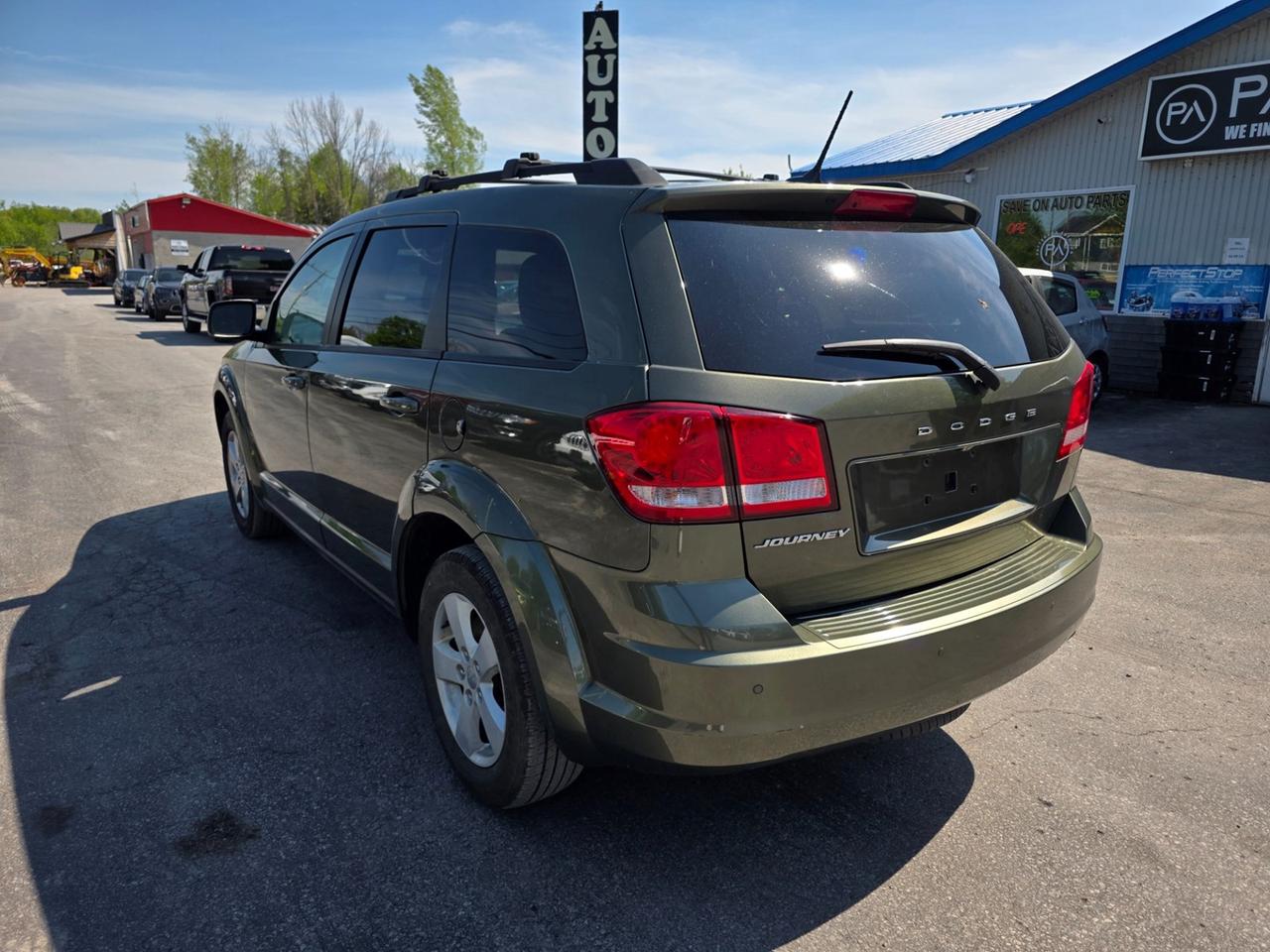 2017 Dodge Journey SE Photo2