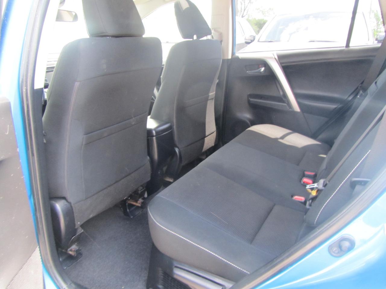 2016 Toyota RAV4 AWD 4dr XLE (Natl) Photo