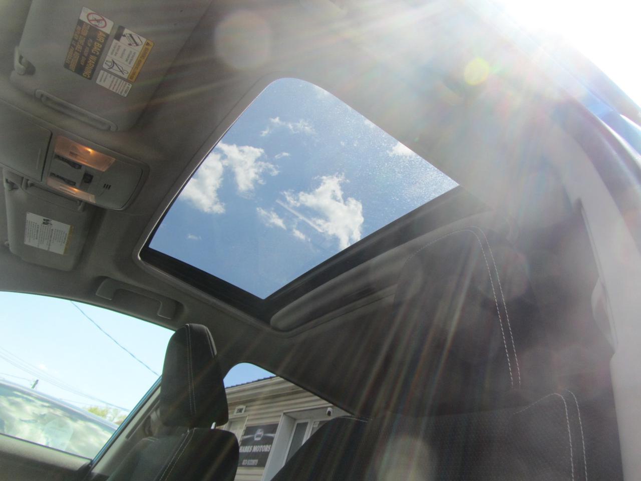 2016 Toyota RAV4 AWD 4dr XLE (Natl) Photo