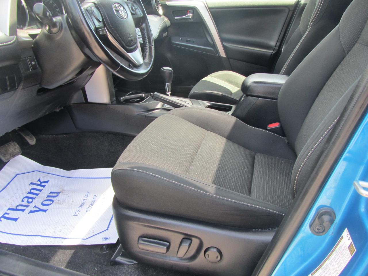 2016 Toyota RAV4 AWD 4dr XLE (Natl) Photo