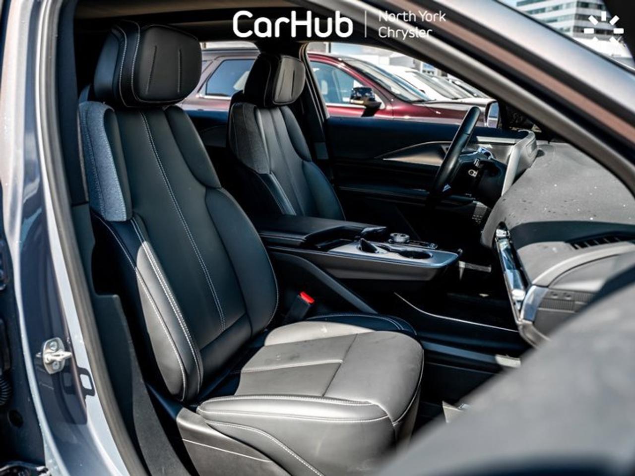 2024 Cadillac LYRIQ Tech Panoroof Heated Seats Navi Apple CarPlay Android Auto Photo