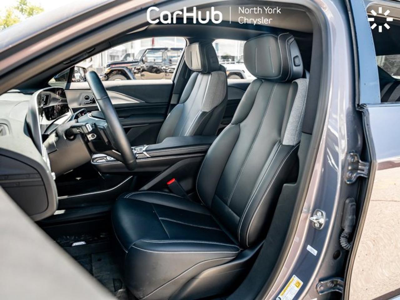2024 Cadillac LYRIQ Tech Panoroof Heated Seats Navi Apple CarPlay Android Auto Photo