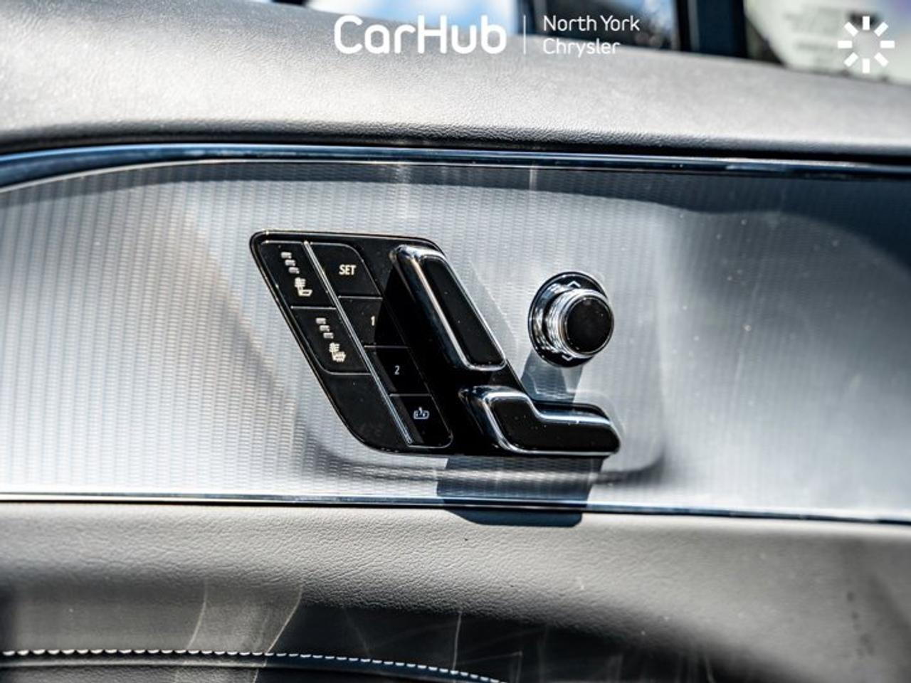 2024 Cadillac LYRIQ Tech Panoroof Heated Seats Navi Apple CarPlay Android Auto Photo
