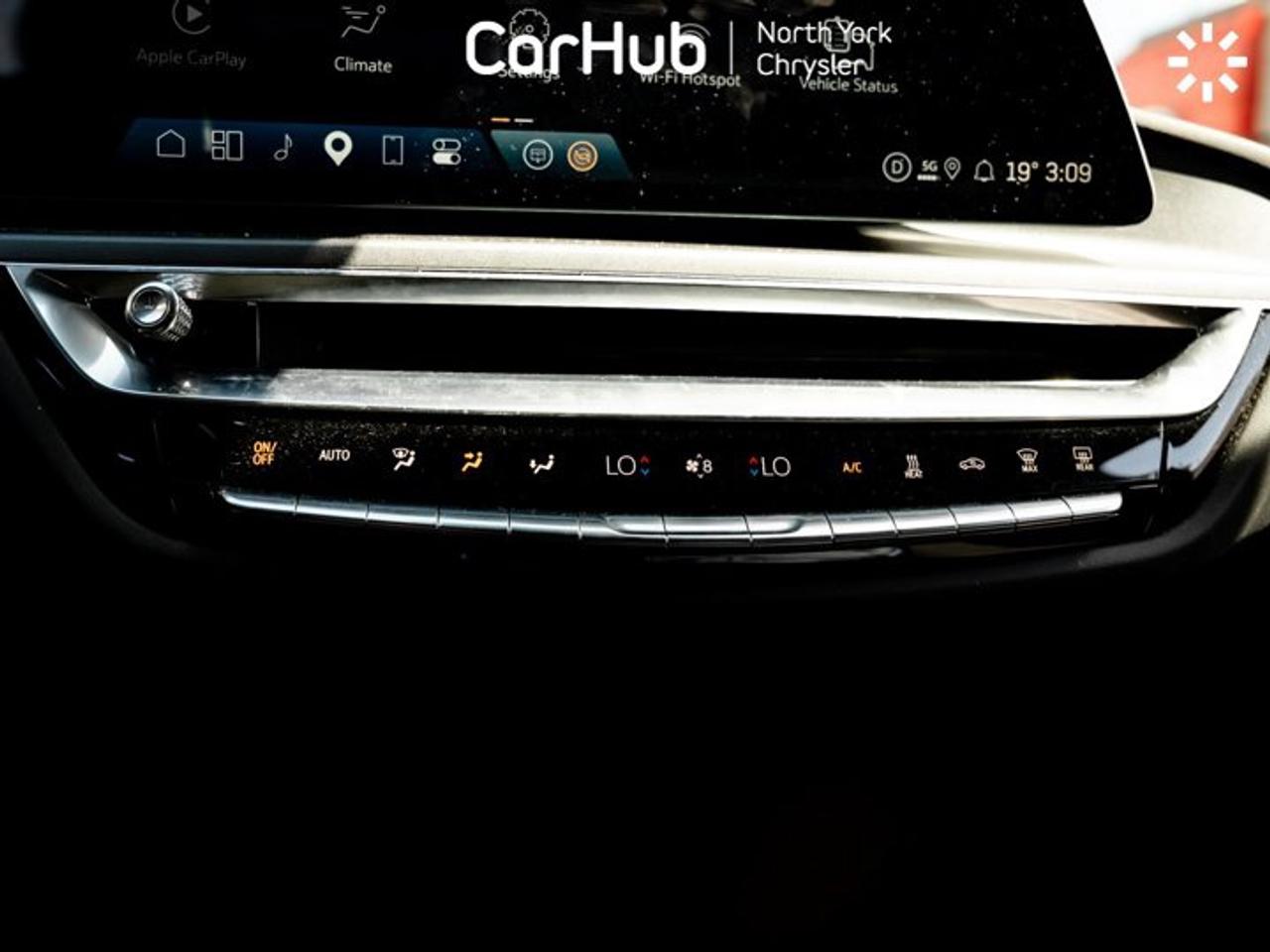 2024 Cadillac LYRIQ Tech Panoroof Heated Seats Navi Apple CarPlay Android Auto Photo
