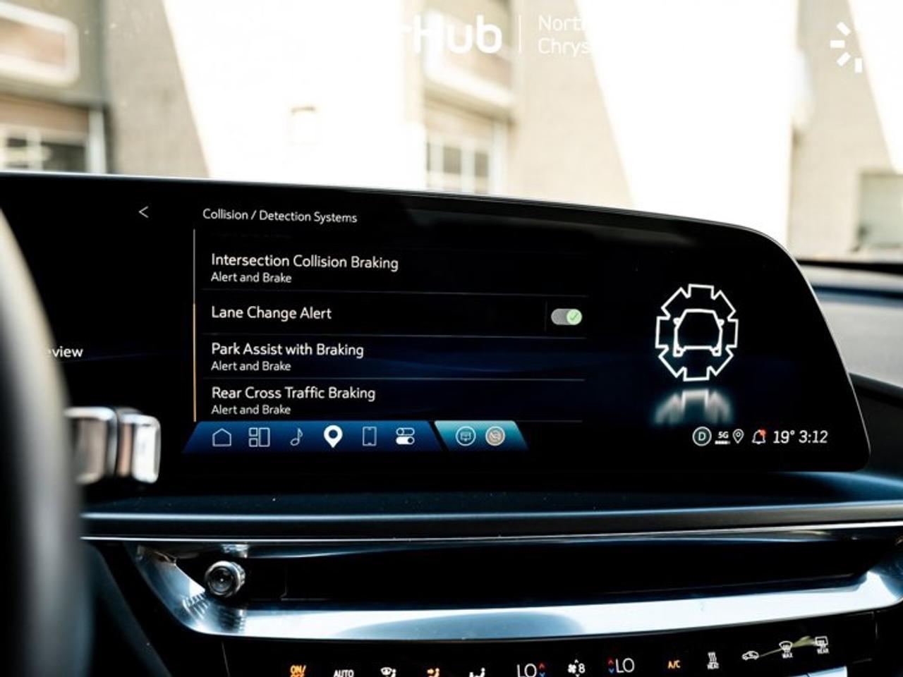 2024 Cadillac LYRIQ Tech Panoroof Heated Seats Navi Apple CarPlay Android Auto Photo