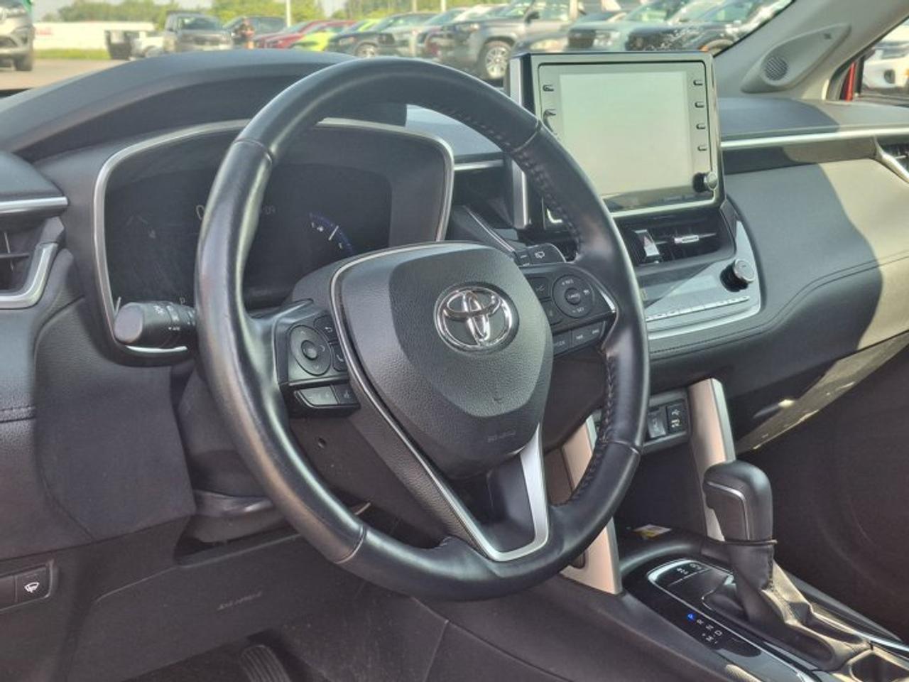 2022 Toyota Corolla Cross XLE AWD | Leather | Sunroof | JBL Audio | Remote Start | Power Seat | CarPlay + Android | and More ! Photo