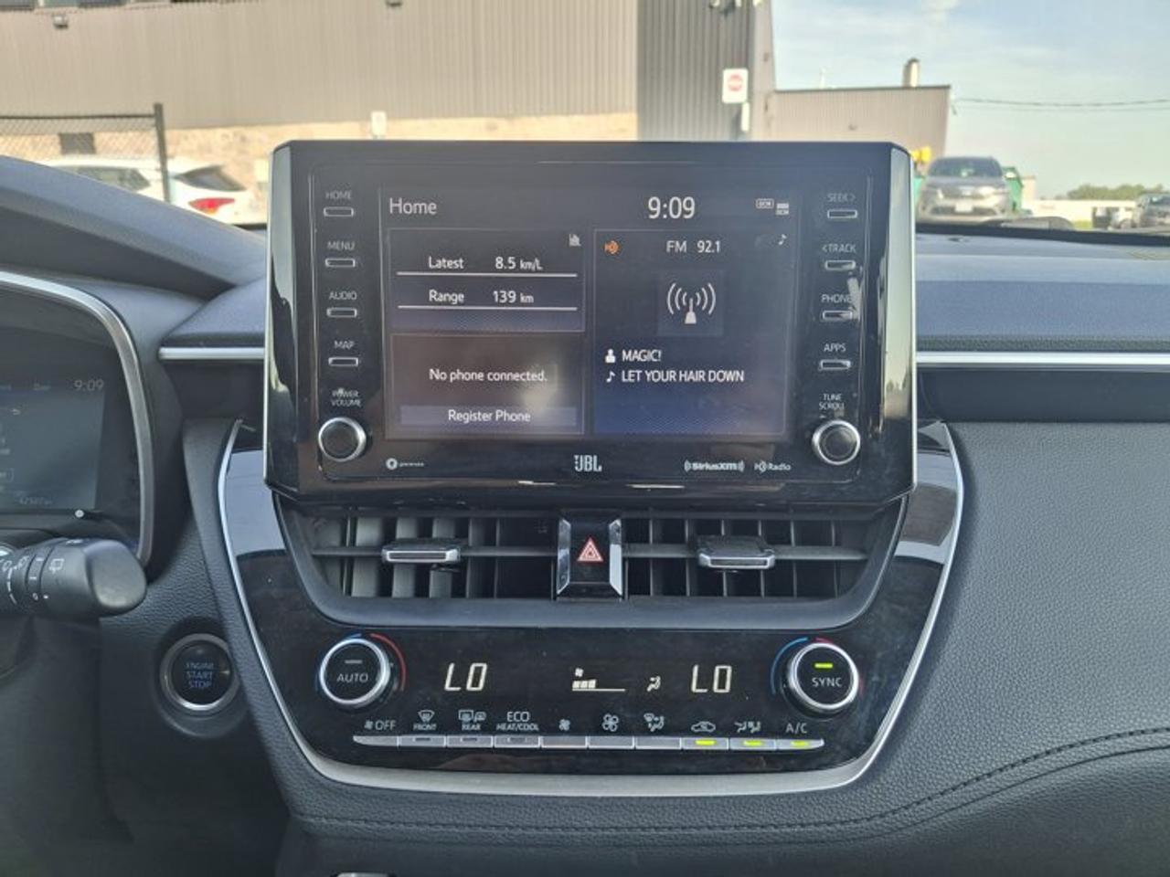 2022 Toyota Corolla Cross XLE AWD | Leather | Sunroof | JBL Audio | Remote Start | Power Seat | CarPlay + Android | and More ! Photo3