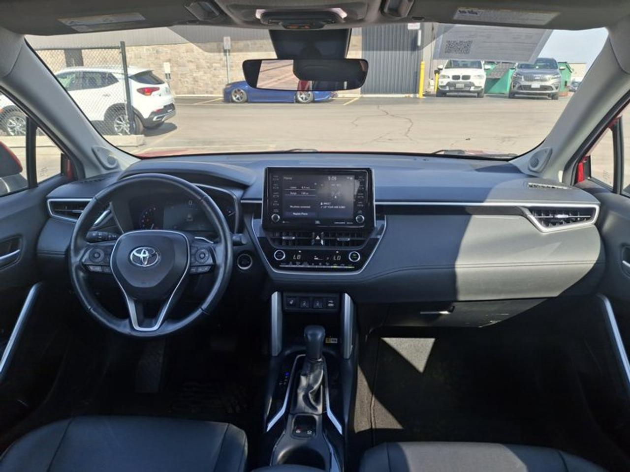 2022 Toyota Corolla Cross XLE AWD | Leather | Sunroof | JBL Audio | Remote Start | Power Seat | CarPlay + Android | and More ! Photo