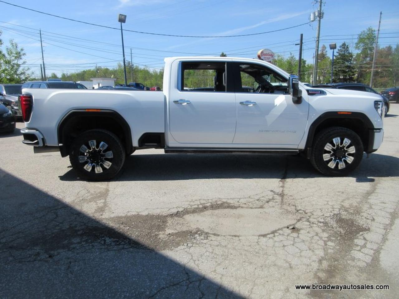 2024 GMC Sierra 2500 3/4 TON DENALI-PACKAGE 5 PASSENGER 6.6L - DURAMAX.. 4X4.. CREW-CAB.. 6.6-FOOT-BOX.. POWER SUNROOF.. LEATHER.. HEATED/AC SEATS.. POWER MIRRORS.. Photo