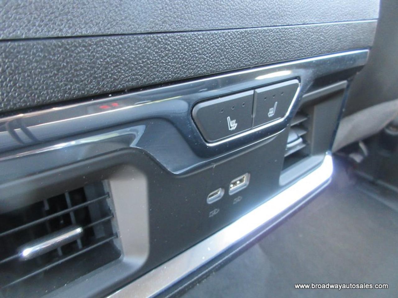 2024 GMC Sierra 2500 3/4 TON DENALI-PACKAGE 5 PASSENGER 6.6L - DURAMAX.. 4X4.. CREW-CAB.. 6.6-FOOT-BOX.. POWER SUNROOF.. LEATHER.. HEATED/AC SEATS.. POWER MIRRORS.. Photo