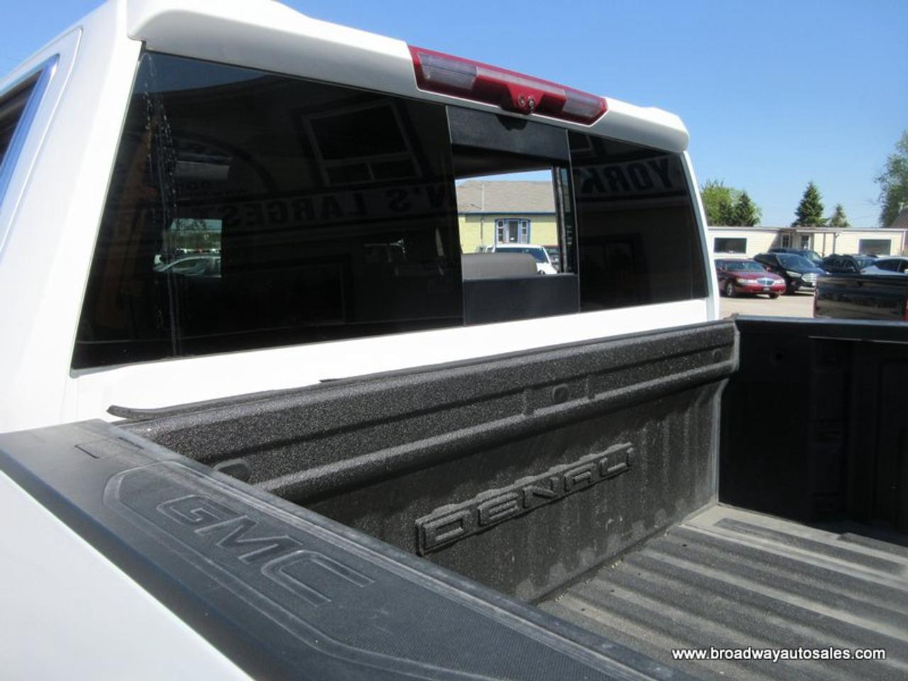 2024 GMC Sierra 2500 3/4 TON DENALI-PACKAGE 5 PASSENGER 6.6L - DURAMAX.. 4X4.. CREW-CAB.. 6.6-FOOT-BOX.. POWER SUNROOF.. LEATHER.. HEATED/AC SEATS.. POWER MIRRORS.. Photo