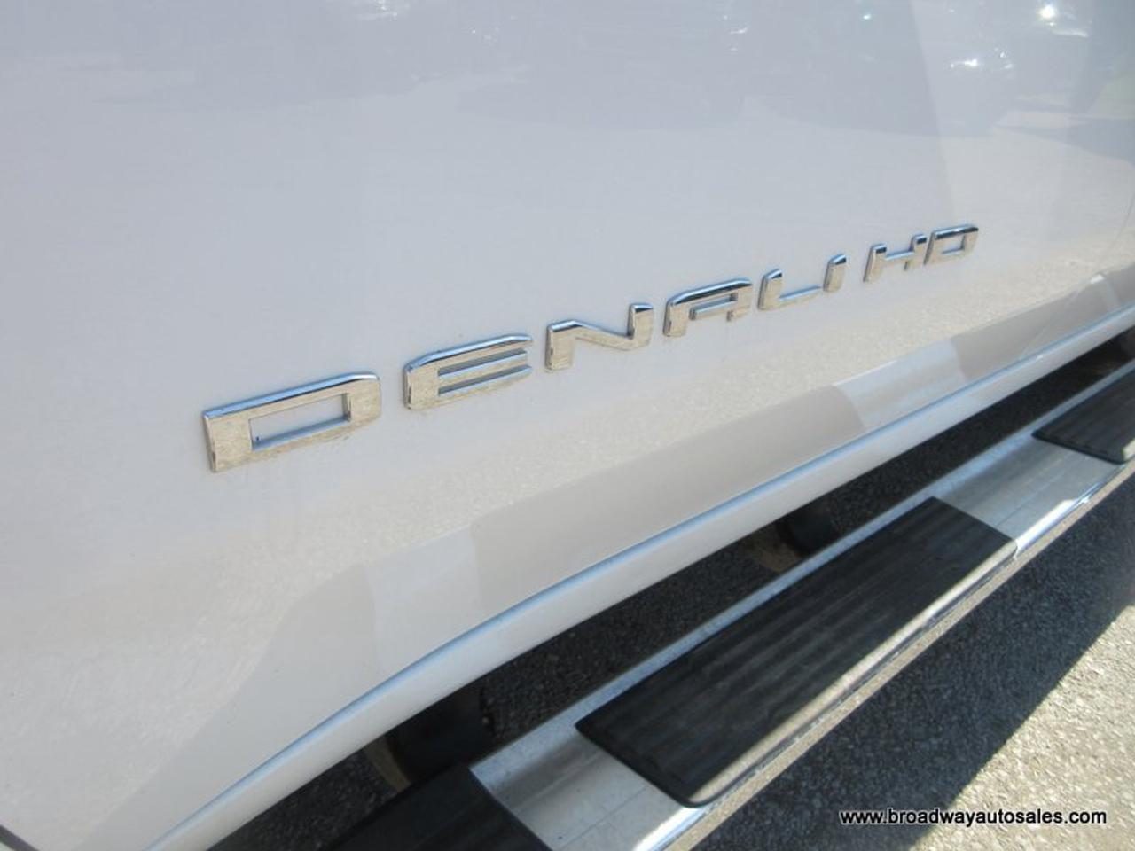 2024 GMC Sierra 2500 3/4 TON DENALI-PACKAGE 5 PASSENGER 6.6L - DURAMAX.. 4X4.. CREW-CAB.. 6.6-FOOT-BOX.. POWER SUNROOF.. LEATHER.. HEATED/AC SEATS.. POWER MIRRORS.. Photo
