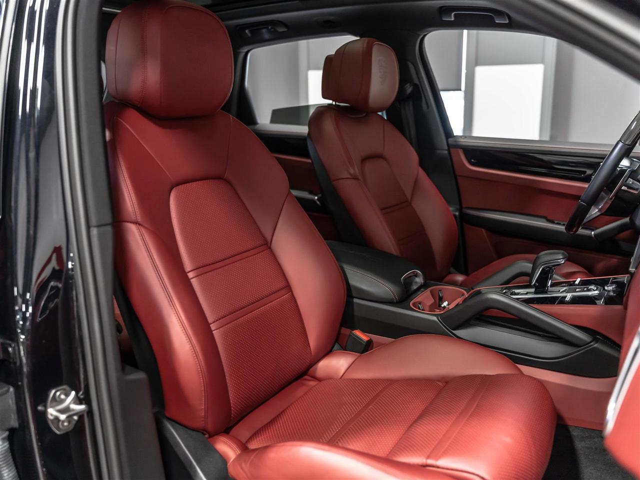 2020 Porsche Cayenne Premium Package|21 Spyder Design Wheels|Carbon Steering|Only 12,000KM Photo