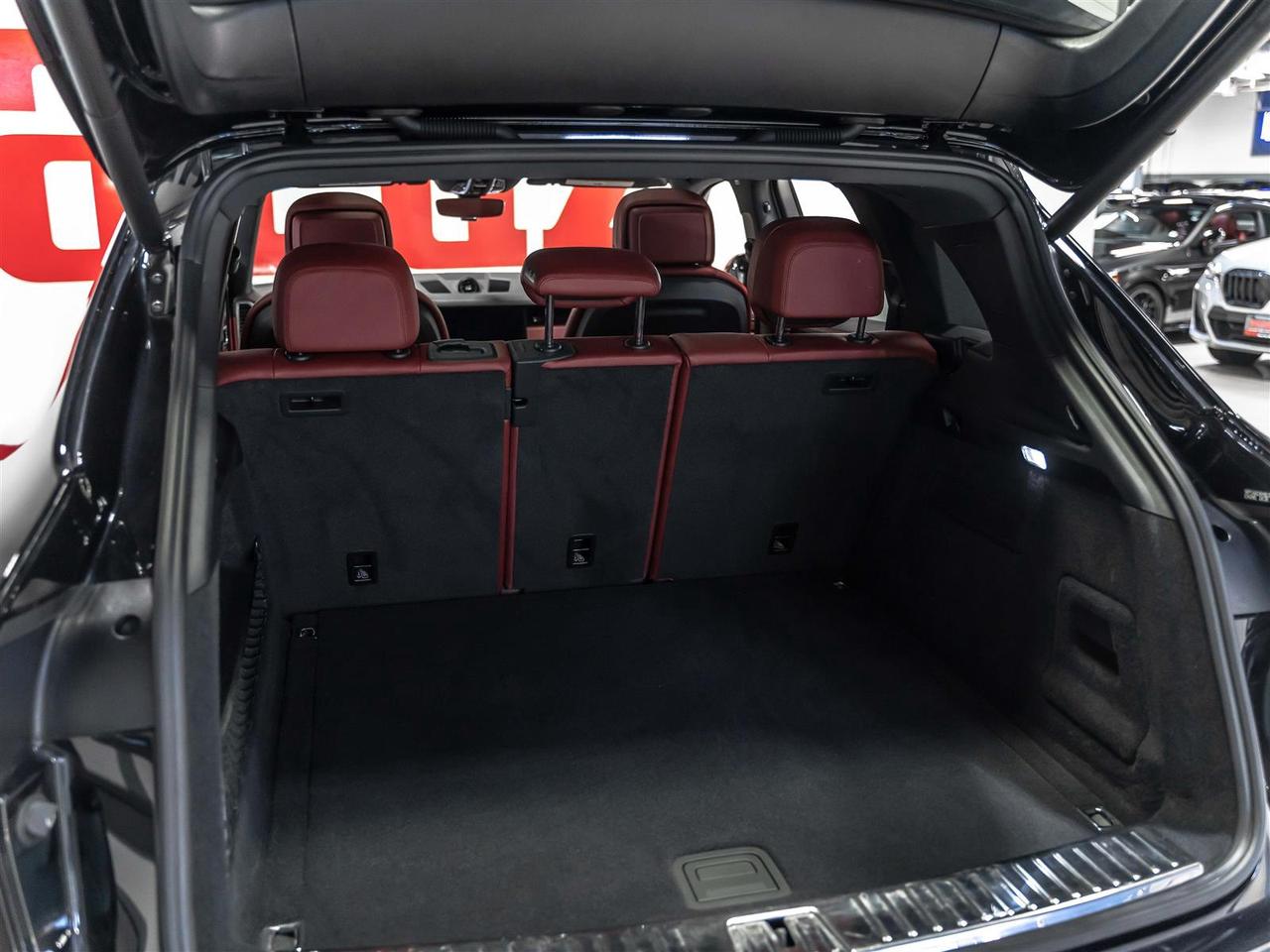 2020 Porsche Cayenne Premium Package|21 Spyder Design Wheels|Carbon Steering|Only 12,000KM Photo