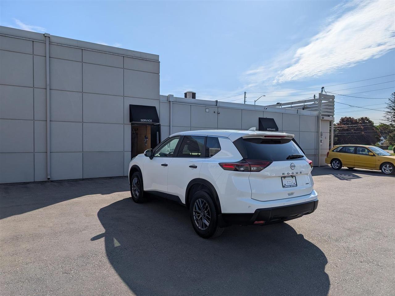 2024 Nissan Rogue S AWD - CARPLAY - REV CAM - REMOTE STARTER Photo