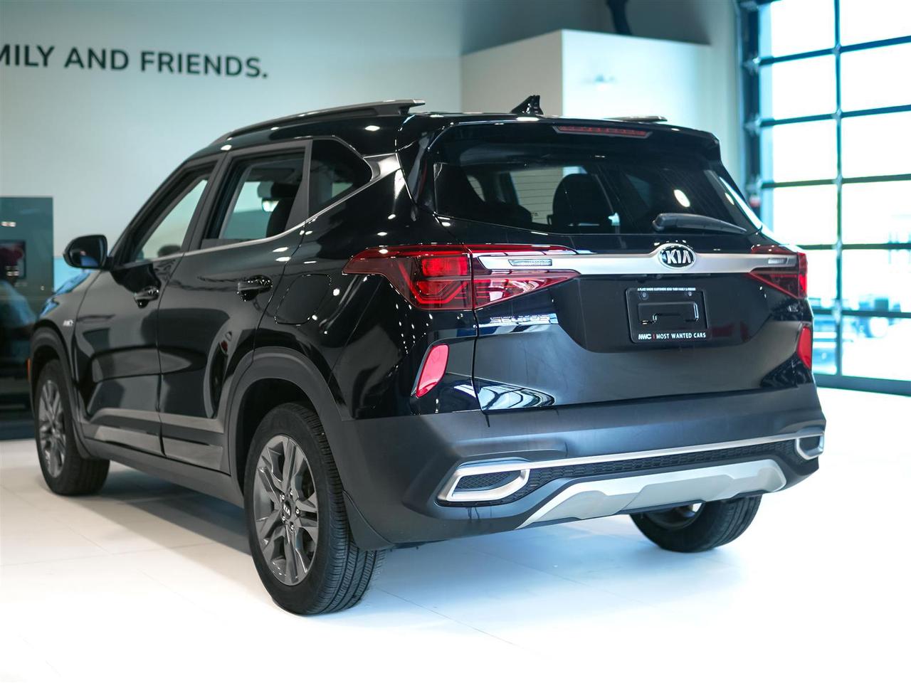 2021 Kia Seltos EX | W/PREMIUM | AWD | LEATHER | ROOF | NO ACCIDENTS Photo