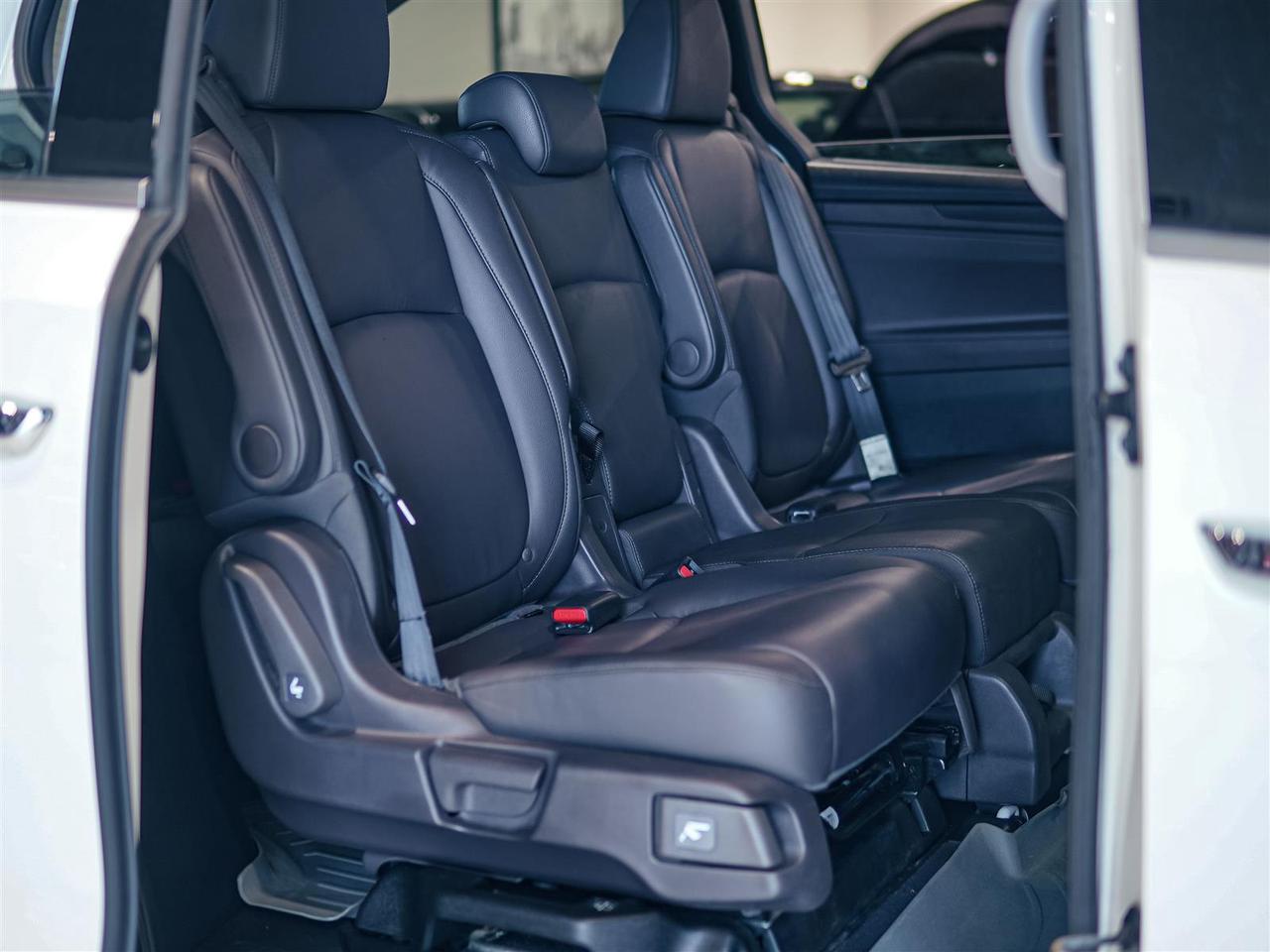 2019 Honda Odyssey TOURING | NO ACCIDENTS | HONDA SERVICED Photo