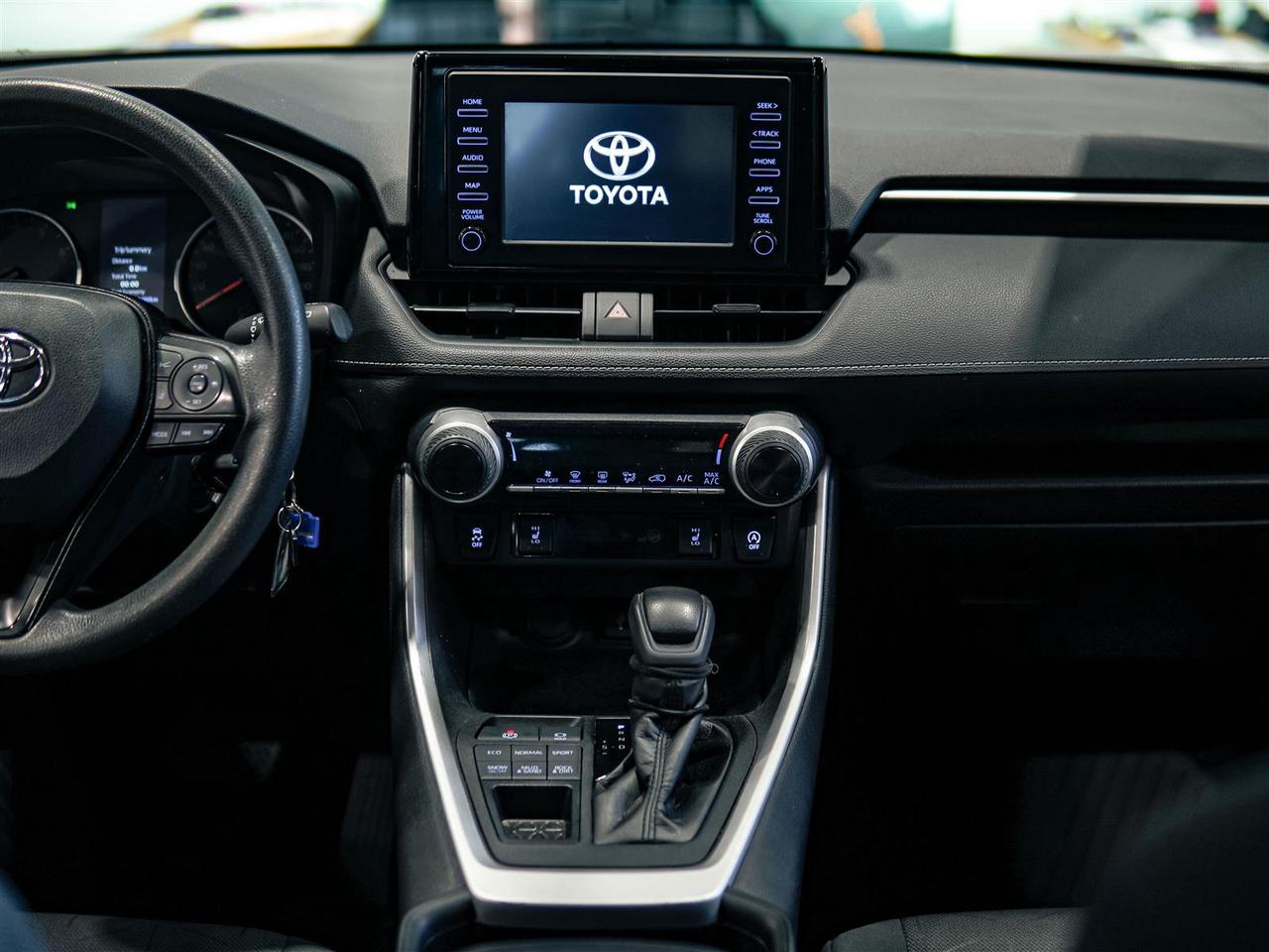 2021 Toyota RAV4 LE AWD | NO ACCIDENTS | 17 SERVICE RECORDS Photo