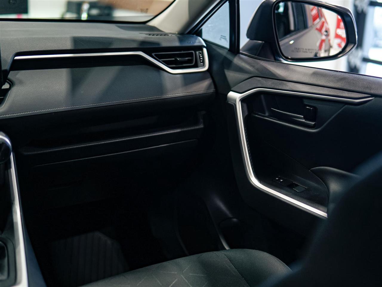 2021 Toyota RAV4 LE AWD | NO ACCIDENTS | 17 SERVICE RECORDS Photo