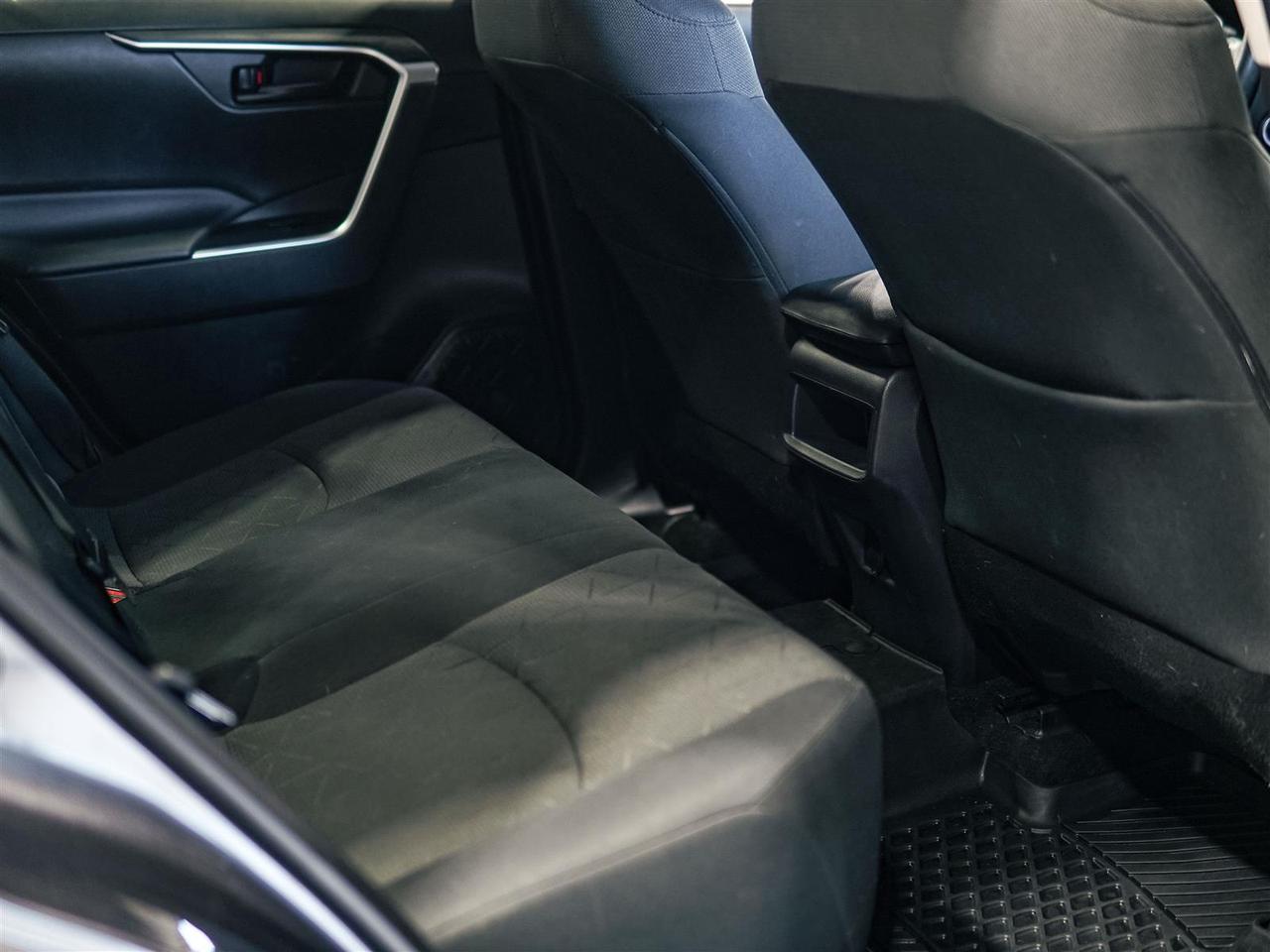 2021 Toyota RAV4 LE AWD | NO ACCIDENTS | 17 SERVICE RECORDS Photo