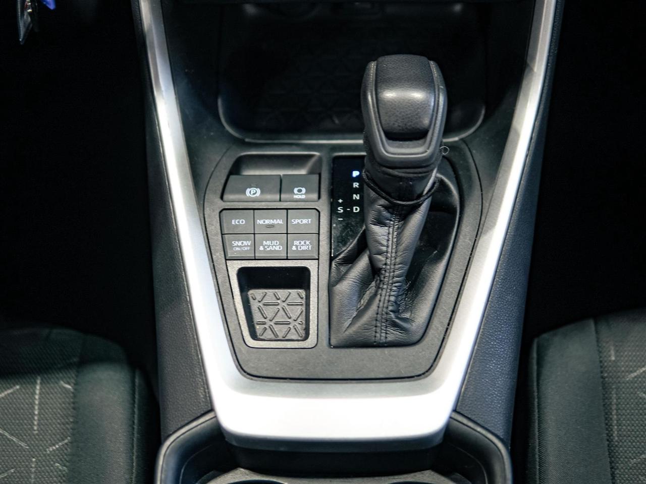 2021 Toyota RAV4 LE AWD | NO ACCIDENTS | 17 SERVICE RECORDS Photo