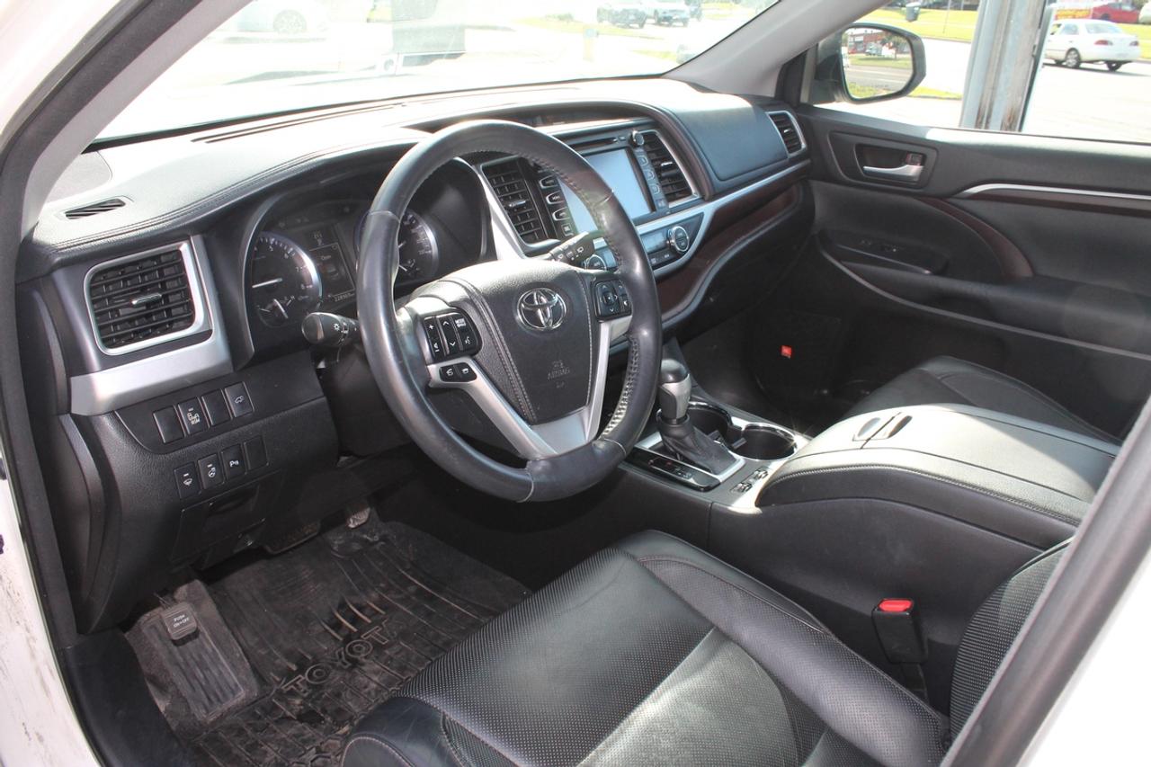 2015 Toyota Highlander Limited Platinum Photo