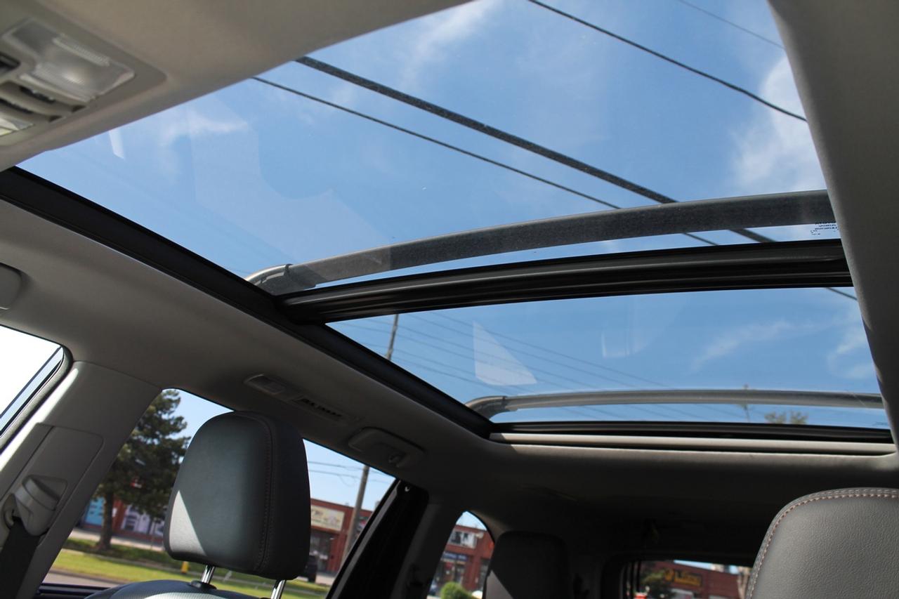 2015 Toyota Highlander Limited Platinum Photo