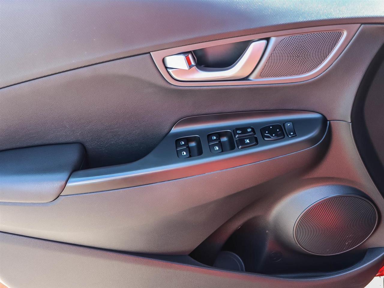 2020 Hyundai KONA LUXURY Photo
