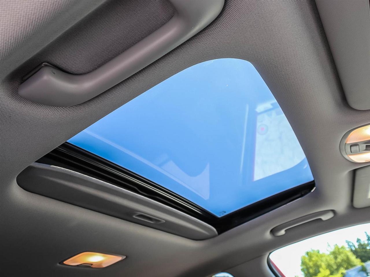 2020 Hyundai KONA LUXURY Photo