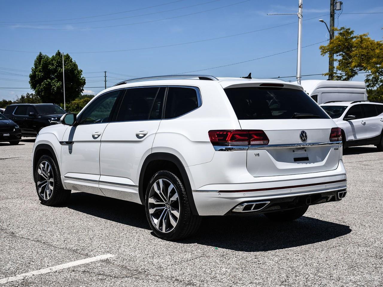 2023 Volkswagen Atlas 3.6 FSI Execline R-LINE | NAV | SUNROOF | HTD SEATS | REMOTE START Photo3